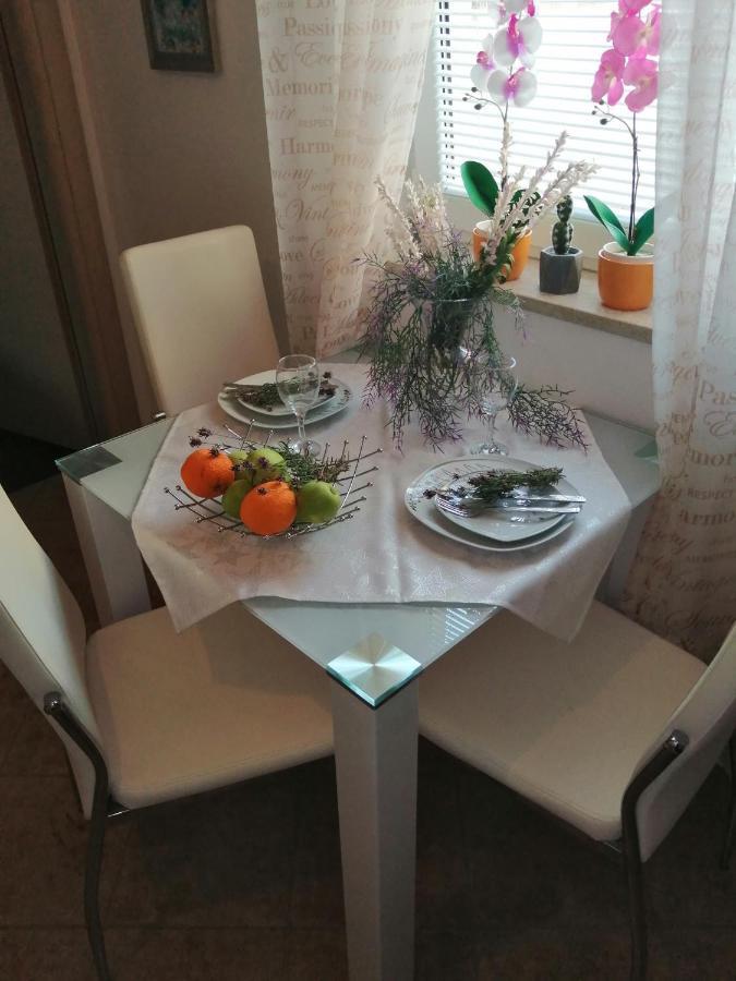 Apartments Villa Nona 우마그 외부 사진