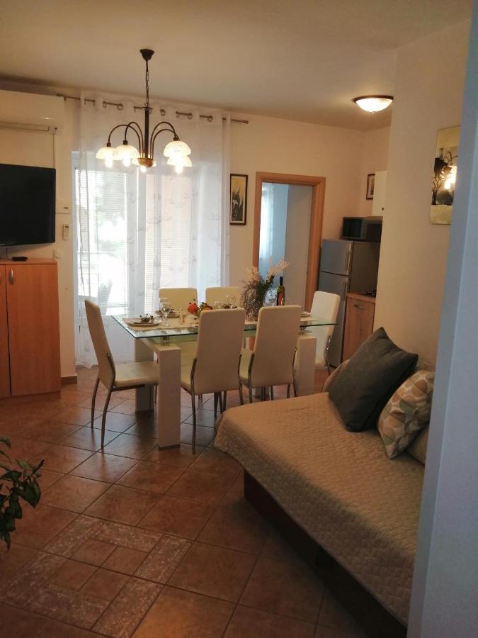 Apartments Villa Nona 우마그 외부 사진