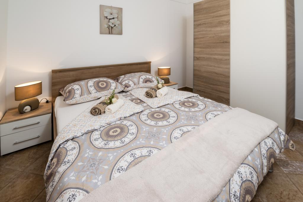 Apartments Villa Nona 우마그 외부 사진