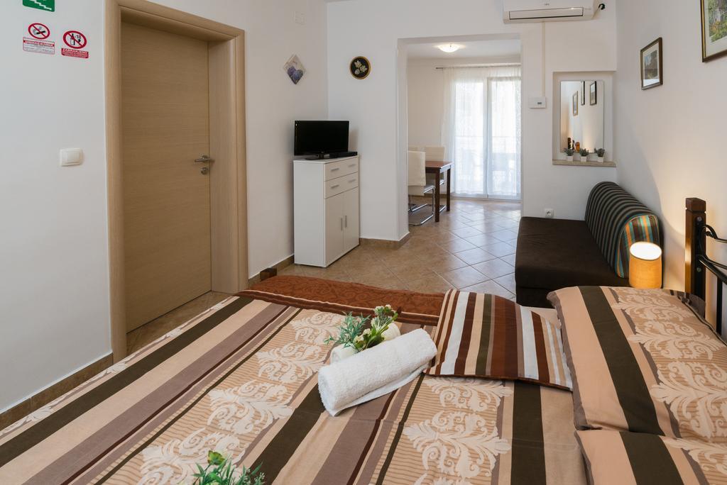 Apartments Villa Nona 우마그 외부 사진
