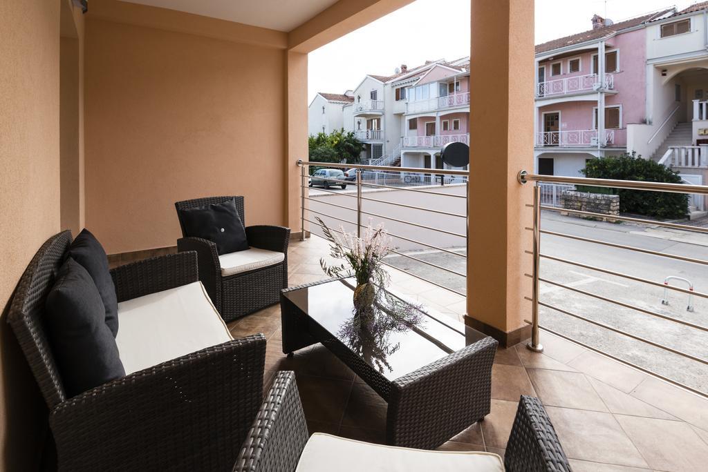 Apartments Villa Nona 우마그 외부 사진