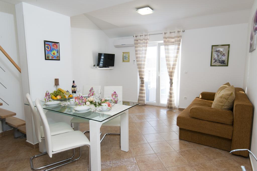 Apartments Villa Nona 우마그 외부 사진