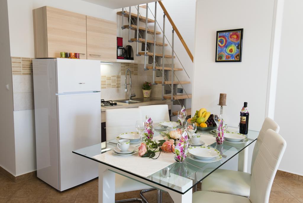 Apartments Villa Nona 우마그 외부 사진