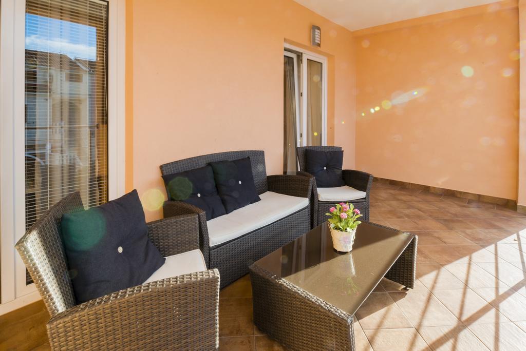 Apartments Villa Nona 우마그 외부 사진