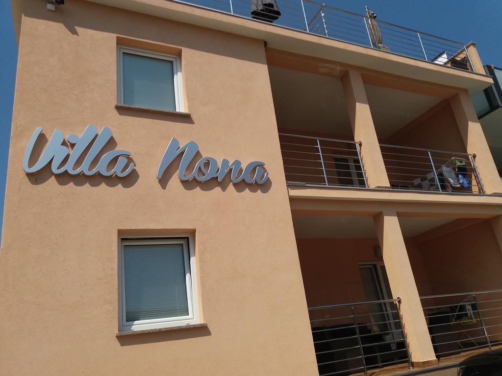 Apartments Villa Nona 우마그 외부 사진